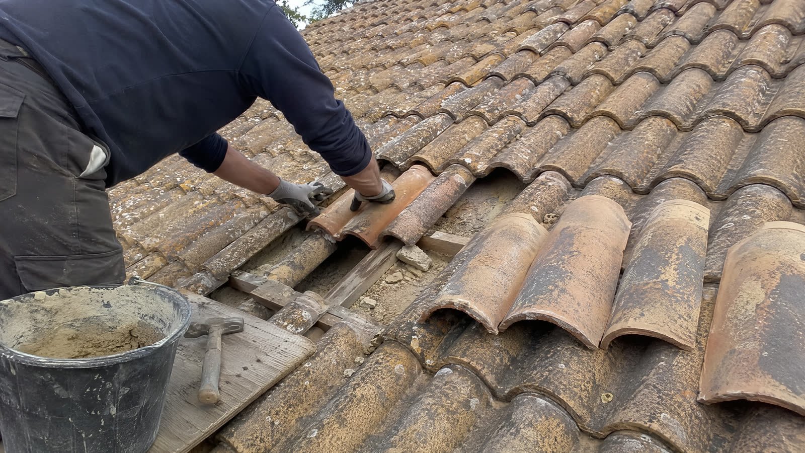 Chantier de couverture réalisé à Bezouce