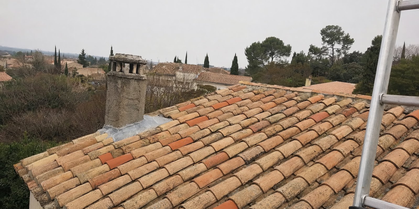 Toitures de Calvisson dans le Gard