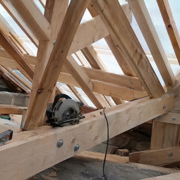 Reprise de charpente en bois